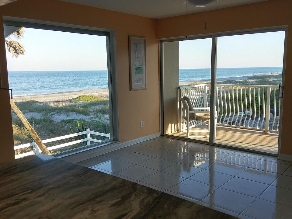 Faces the ocean ,open floor plan