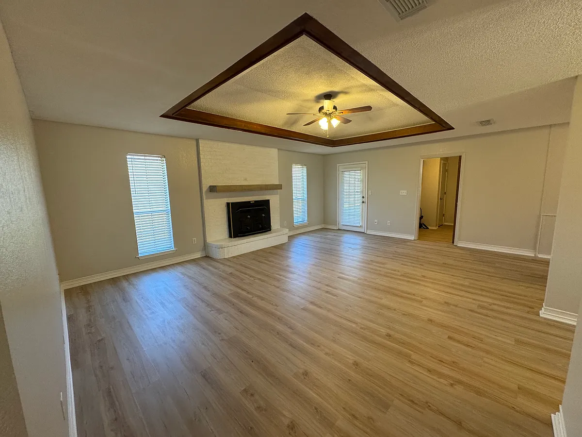 Building Photo - 6055 Brooke Ln