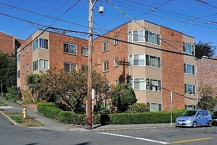 Exterior Photo 2