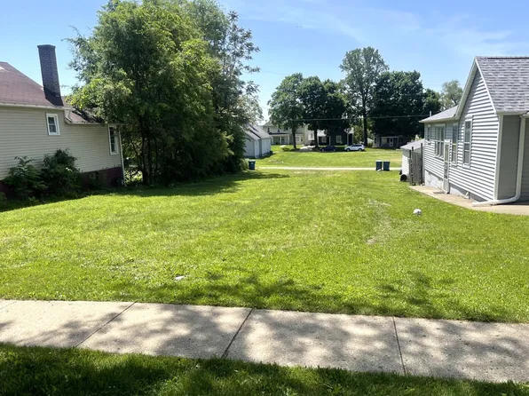 115 E Devlin St, Spring Valley, IL 61362