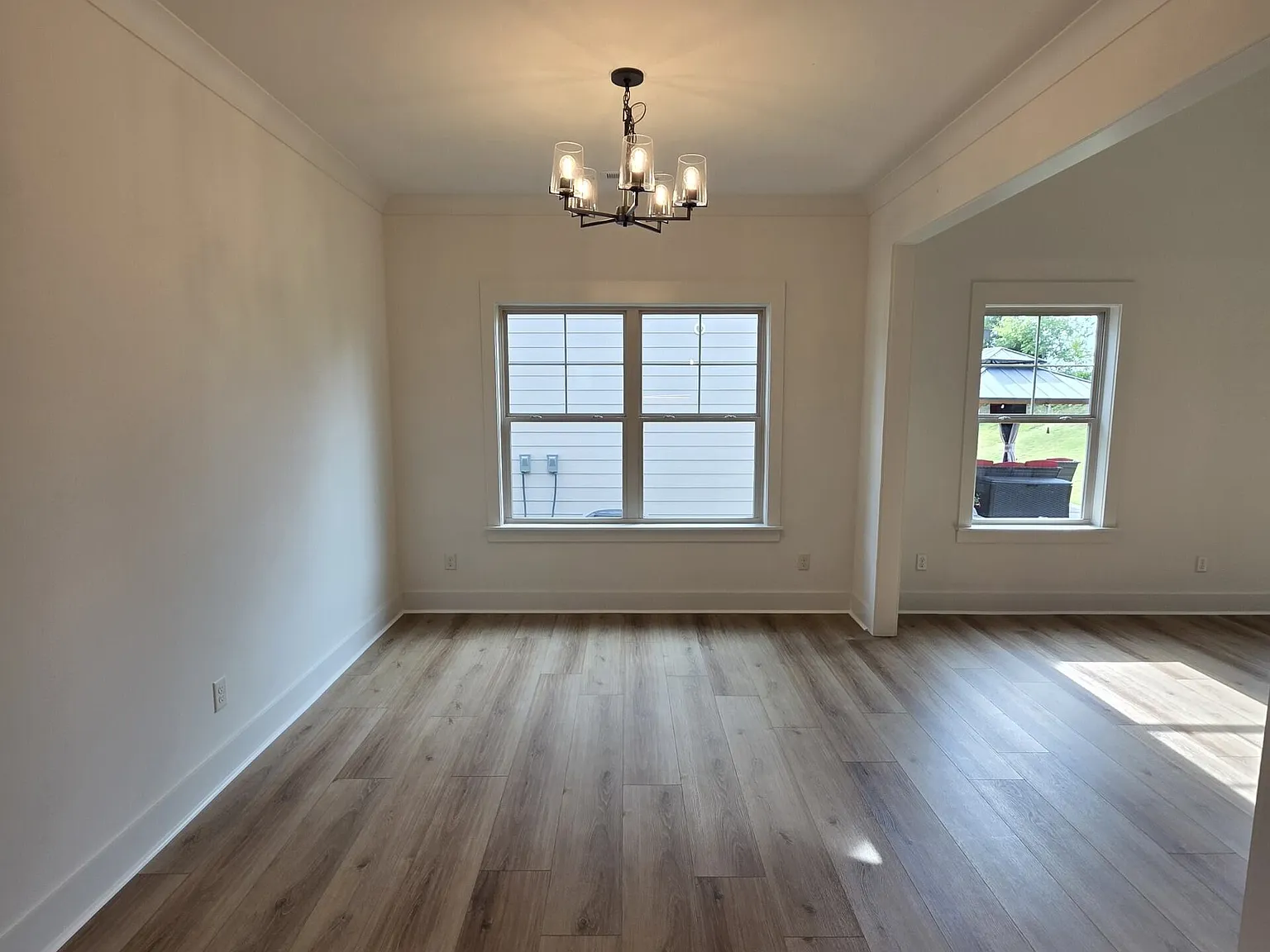3 bed, 1996 sqft, $2,600 — Photo 4