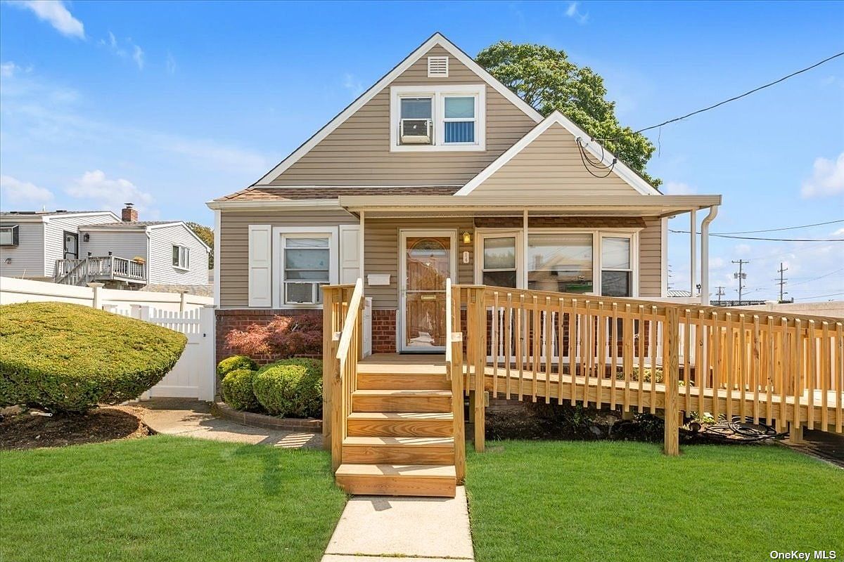 14 Goldenrod Avenue, Franklin Square, NY 11010 Zillow