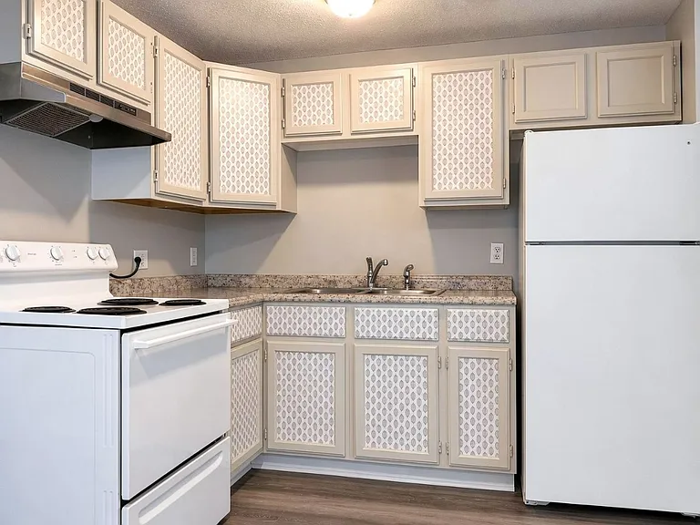 6249 Alexander St #D — Photo 8