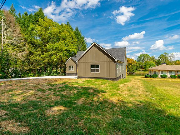 2nd image of 2039 Linwood Cir