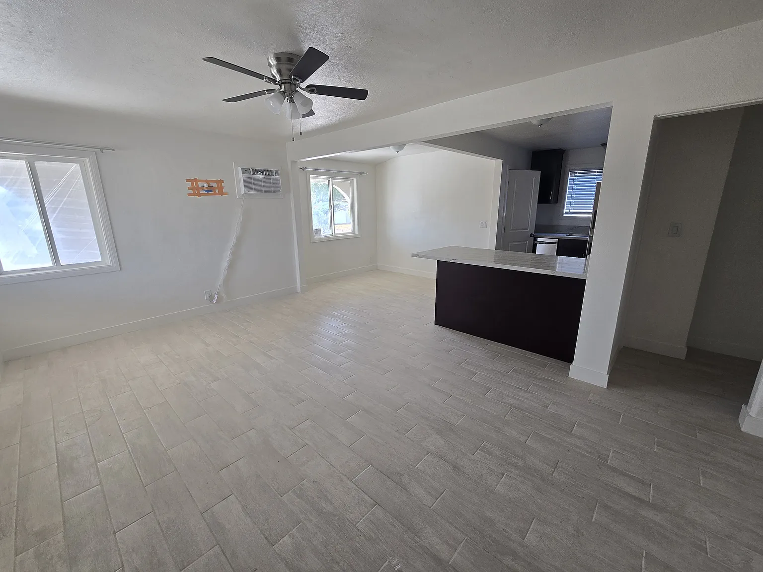 3 bed, 1100 sqft, $3,300 — Photo 2