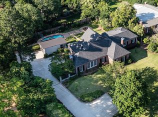 590 Milledge Cir, Athens, GA 30606