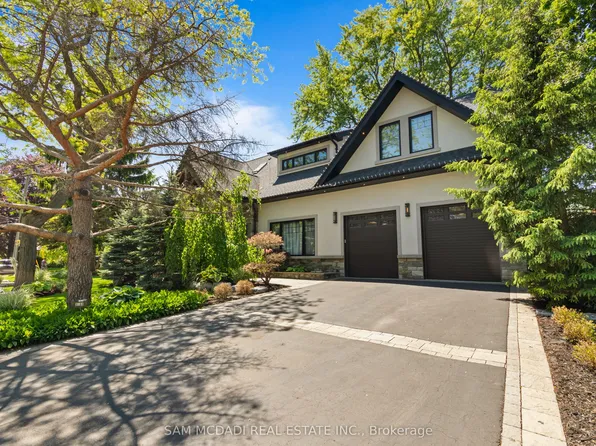 1031 Welwyn Dr, Mississauga, ON L5J 3J2