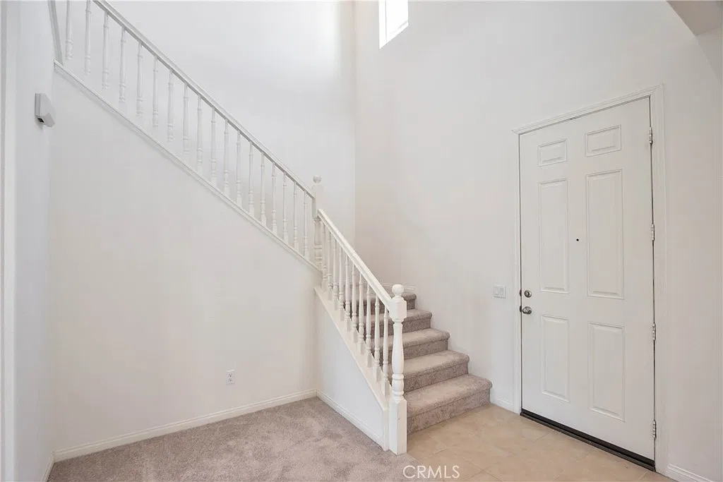 4 bed, 2.5 bath, 3058 sqft, $3,299 — Photo 4