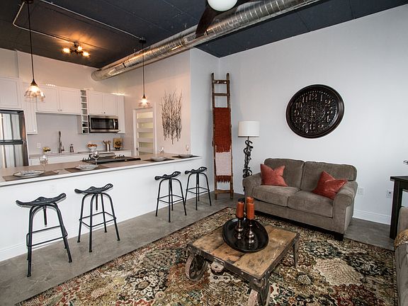 3rd image of 206 North Ave APT 306