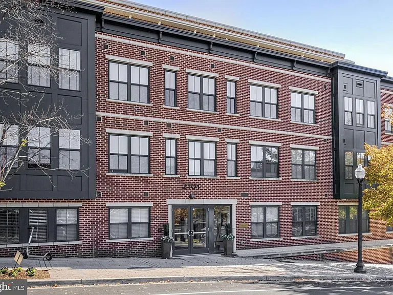 2101 N Monroe St #204 — Photo 14