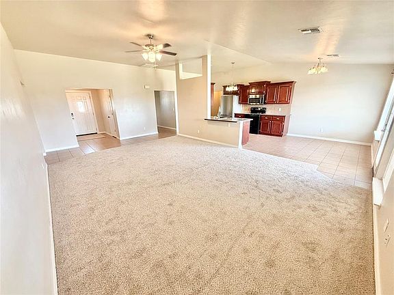 4th image of 1512 Sommerset Pl