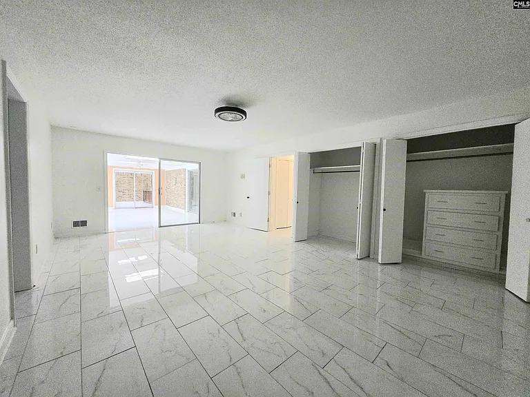 77 Northlake Rd — Photo 23