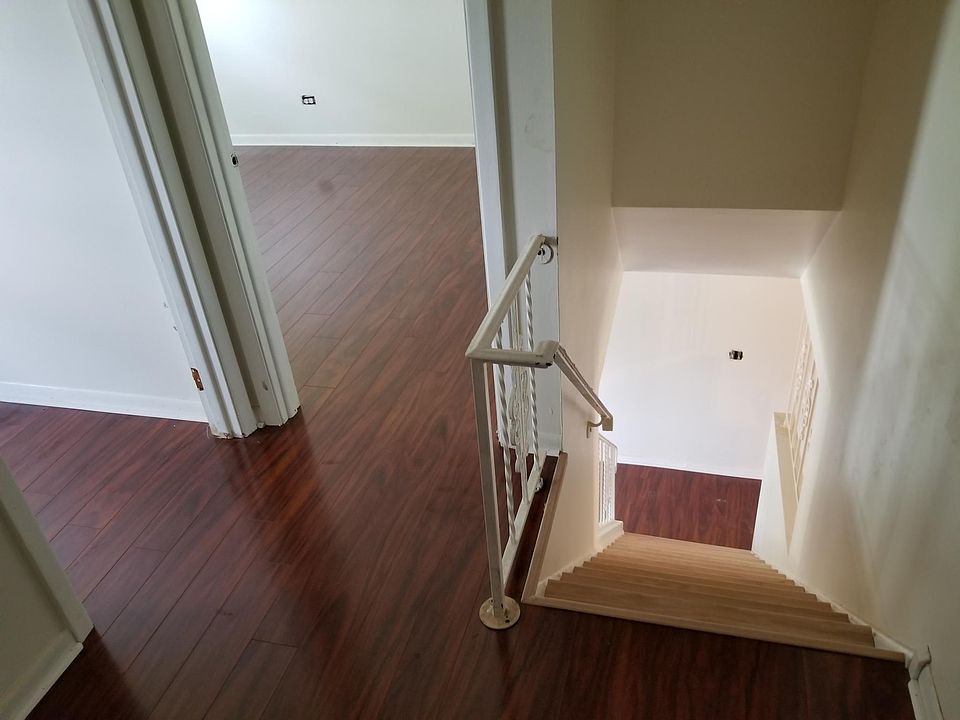 2nd image of 6843 W Oakton St