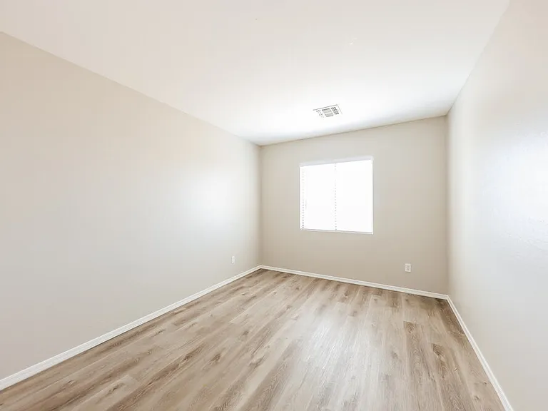 12430 W Valentine Ave — Photo 14