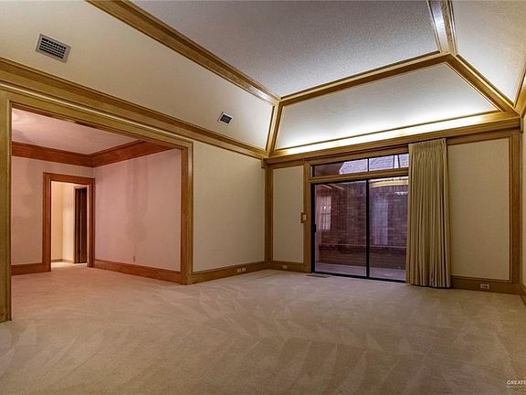 4th image of 317 Marigold Ave
