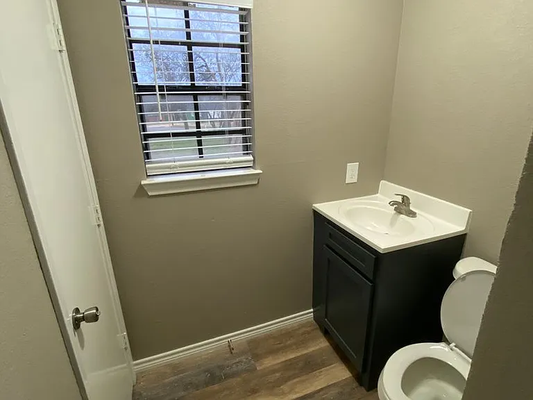 1502 Daffan Ave — Photo 14