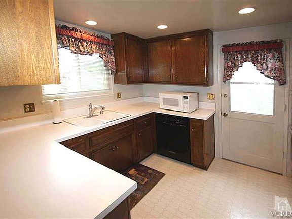 2nd image of 841 Longford Ave