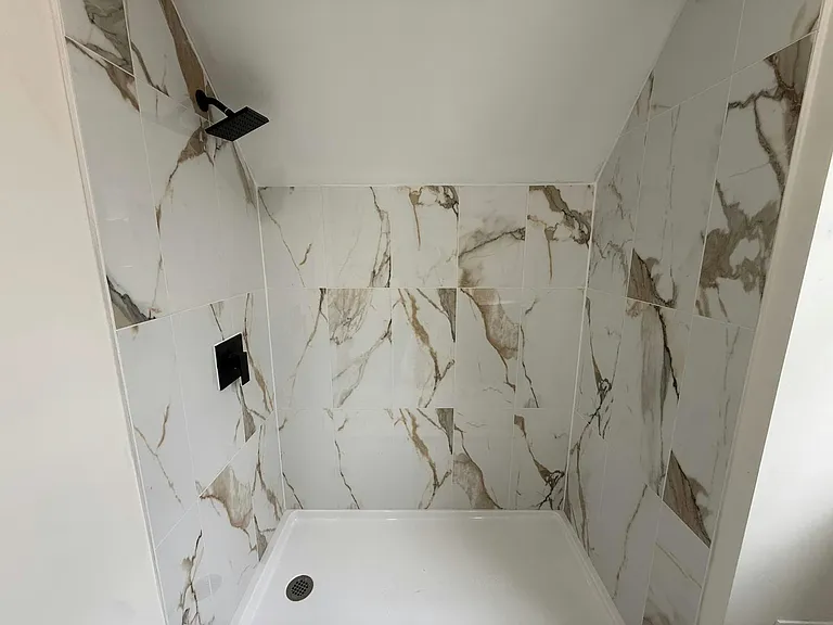 1326 W 110th St #3 — Photo 4