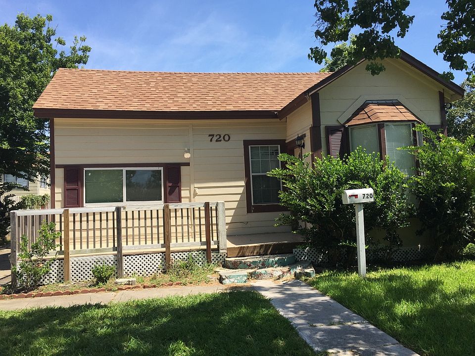 1st image of 720 4th Ave N