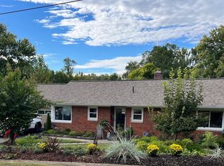 307 Cedar Ridge Dr, Oxon Hill, MD 20745