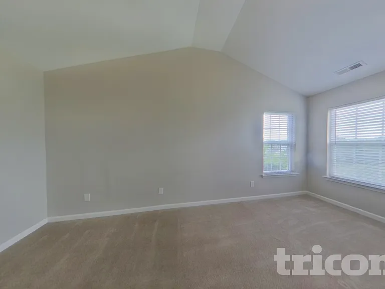 11311 Breezehill Ln — Photo 10