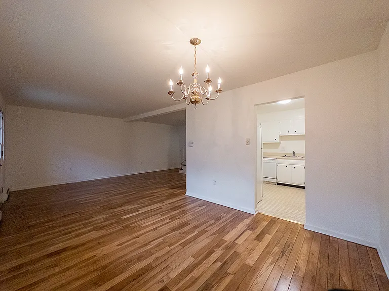 Hampshire Place Townhomes — Photo 7