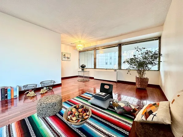 170 Park Row APT 11A, Manhattan, NY 10007