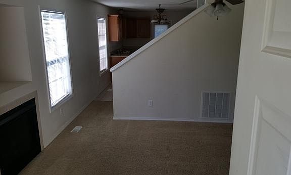 Livingroom with gas fireplace