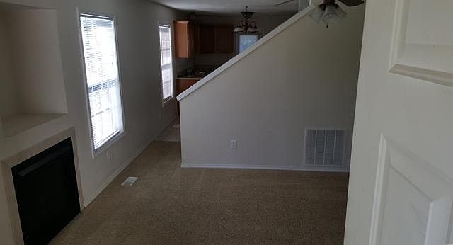 Livingroom with gas fireplace