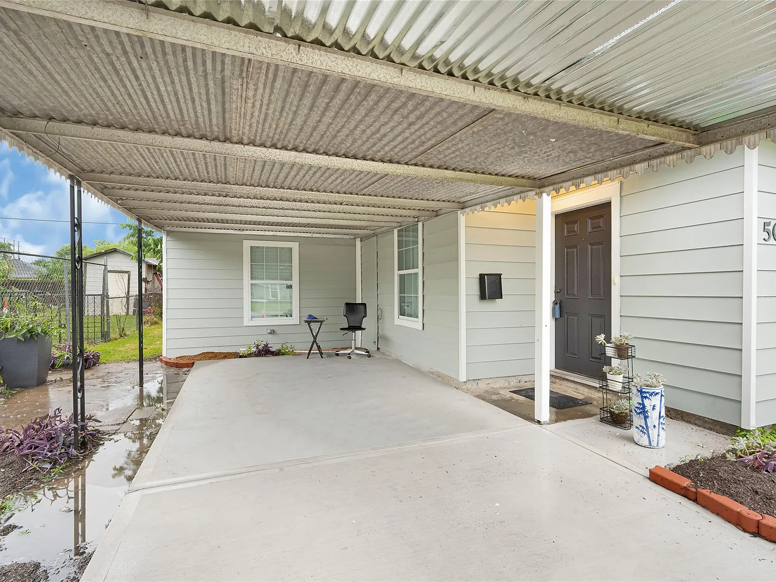 3 bed, 2.0 bath, 1228 sqft, $1,725 — Photo 3