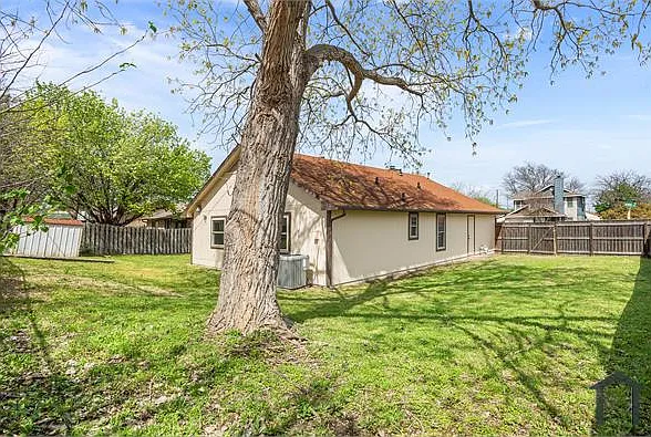 1606 Mona Dr — Photo 21