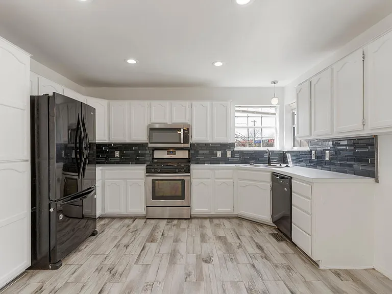524 W Quanah St — Photo 9