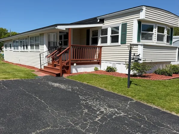 52 Liberty Dr, Attleboro, MA 02703