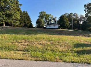 67740 Elizabeth St, Saint Clairsville, OH 43950