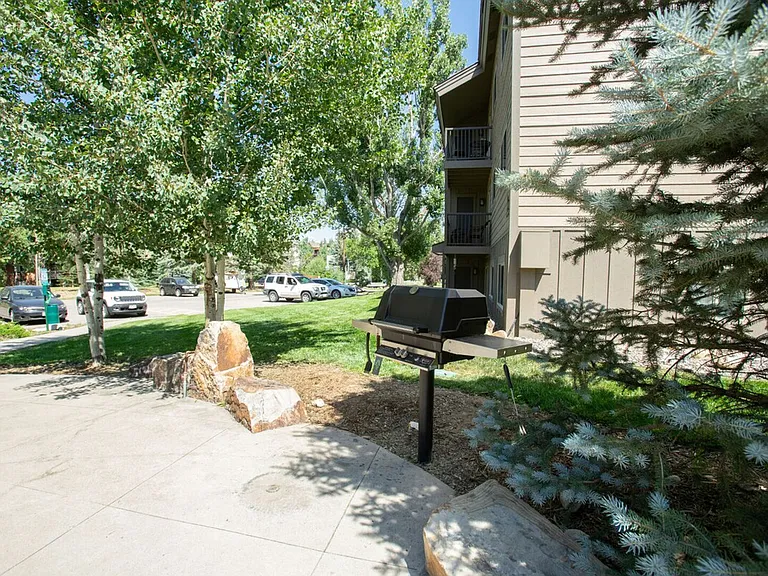 2875 Village Dr #ID1564271P — Photo 24