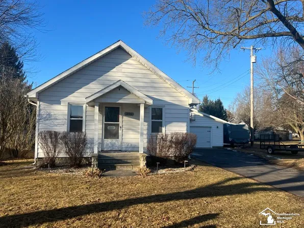 256 W Madison St, Petersburg, MI 49270