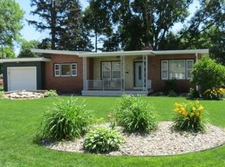 313 Pershing Rd, Columbus, NE 68601