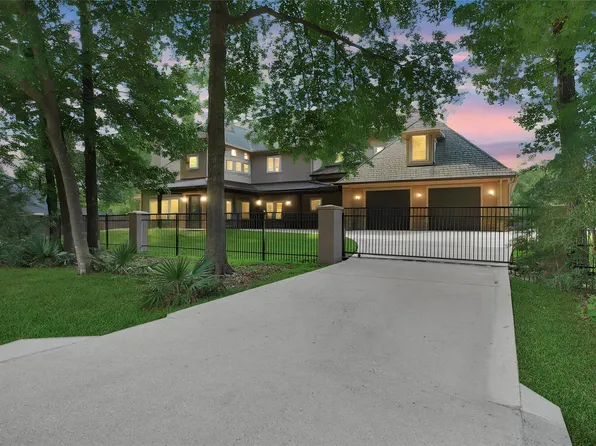 2401 Conastoga Ct, Conroe, TX 77384