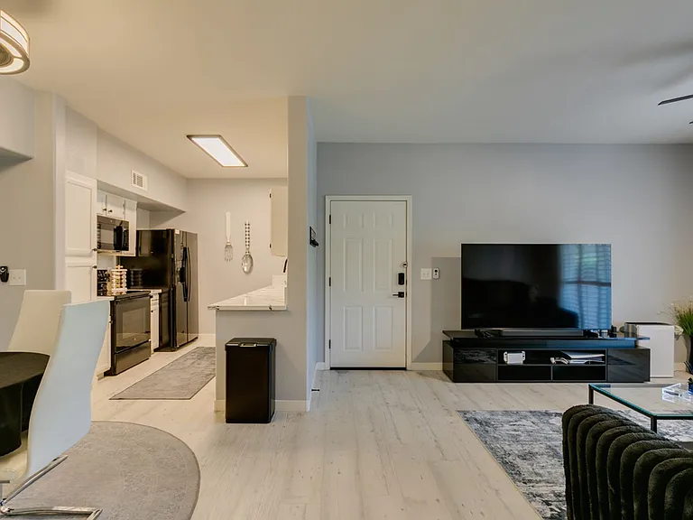 7255 W Sunset Rd #1103 — Photo 2