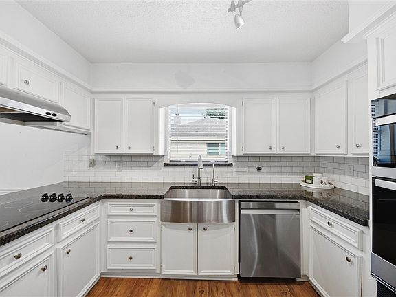 4th image of 518 Rozelle Ave