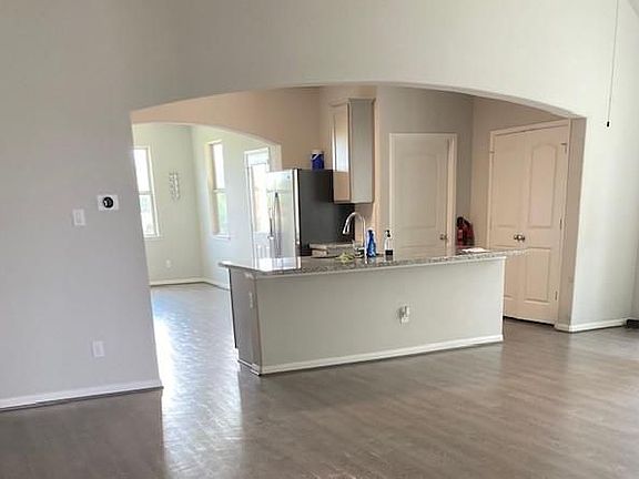 3rd image of 2643 Dry Creek Dr