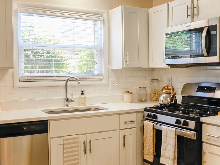Millspring Commons Apartments and Townhomes — Photo 33