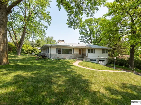 7940 Howard St, Omaha, NE 68114