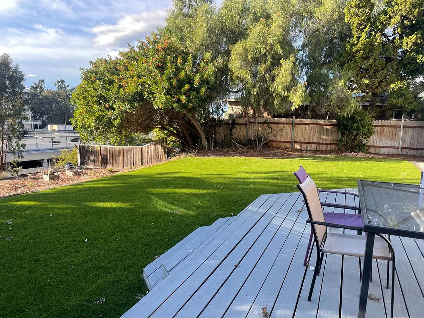 Great Views! Large 5 Bed 2 Bath House with a Quick Walk to Campus!! — Photo 3