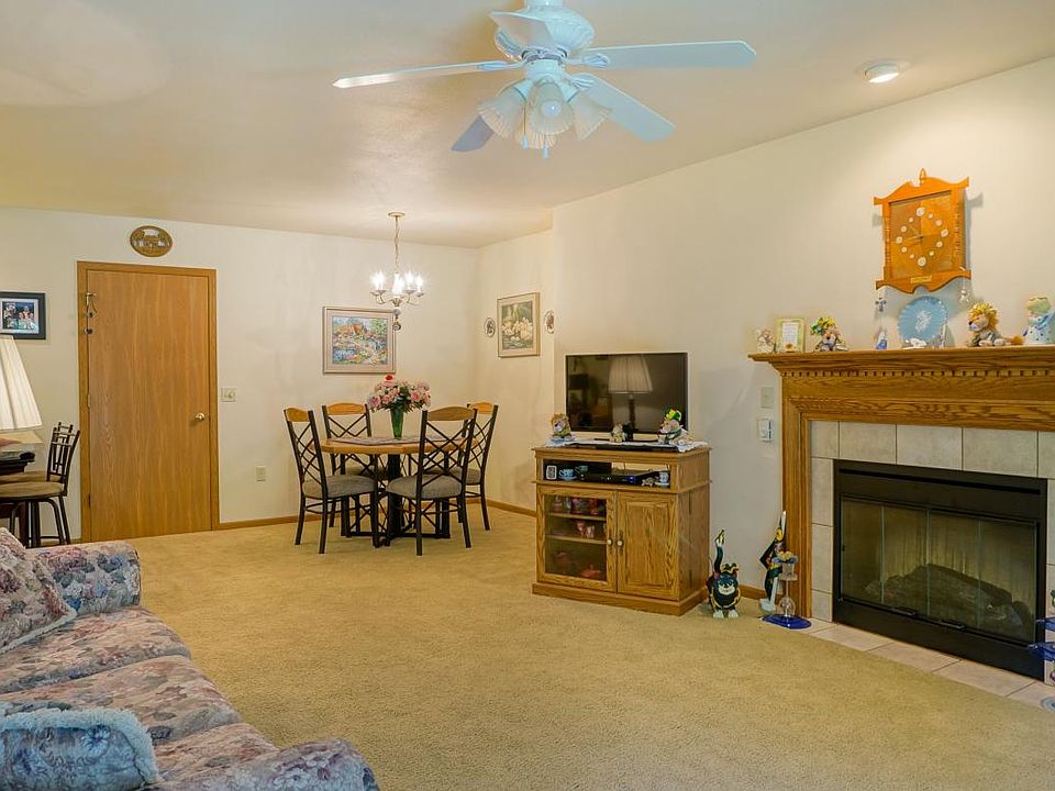 Living/Dining areas
