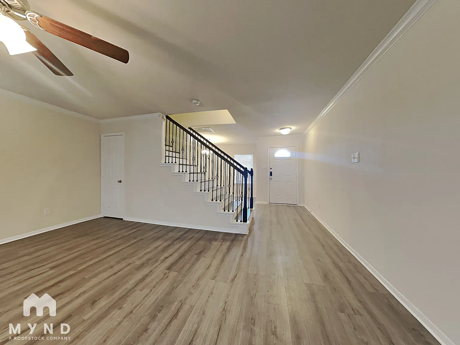 4 bed, 2.5 bath, 2222 sqft, $2,235 — Photo 2