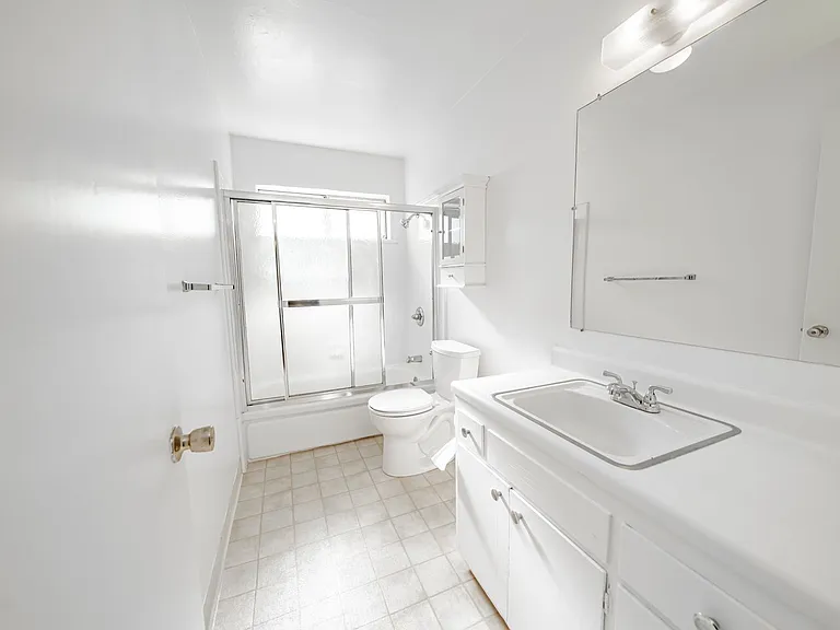 33 Moss Avenue — Photo 8
