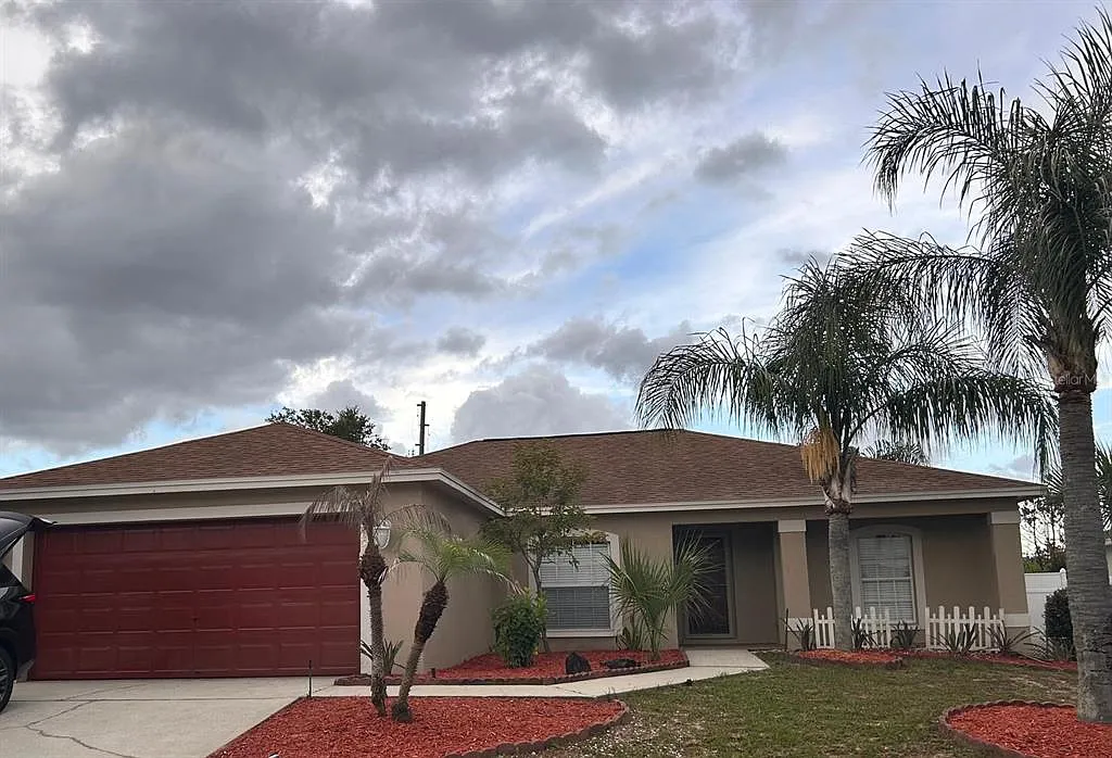 3 bed, 2.0 bath, 1455 sqft, $1,900 — Photo 1