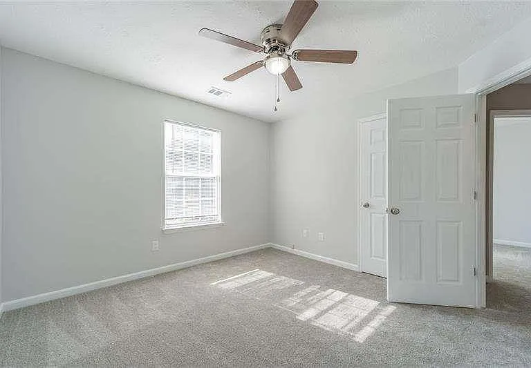 2716 Lake Park Rdg E — Photo 34