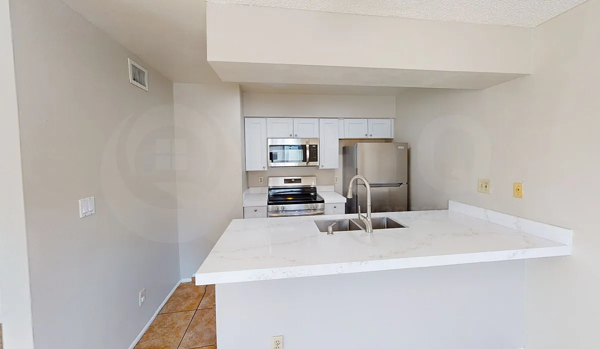 3 bed, 2.0 bath, 1066 sqft, $1,585 — Photo 2